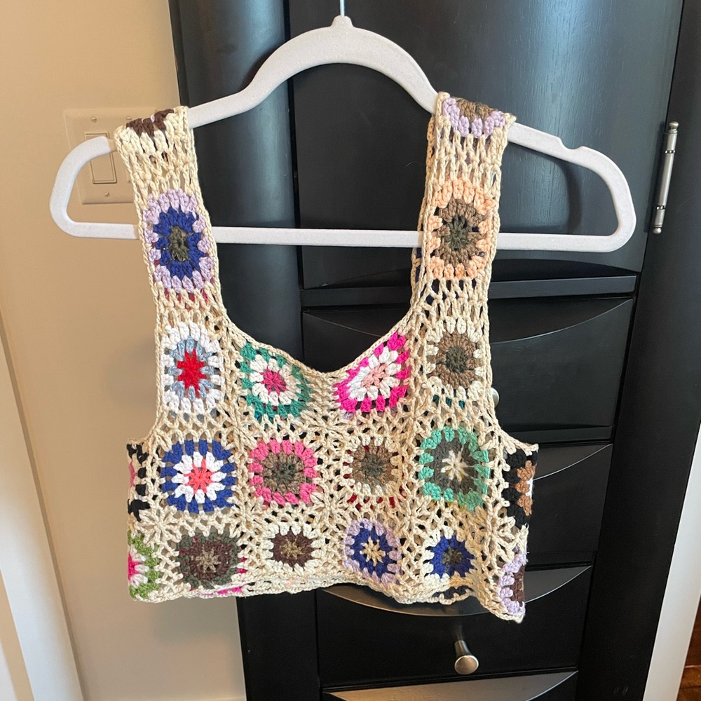 LA hearts Crochet Crop Top